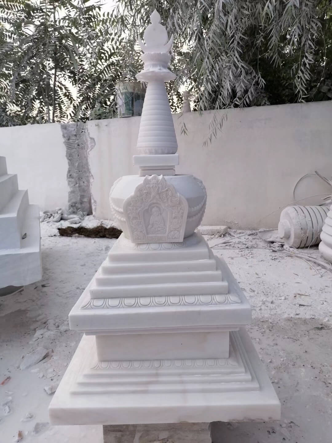 Mộ Tháp Phật Giáo tháp đá trắng