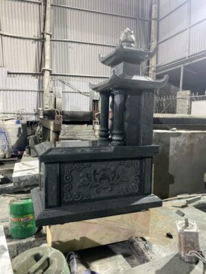 Mộ đá hai mái đá xanh rêu cao cấp, tinh xảo