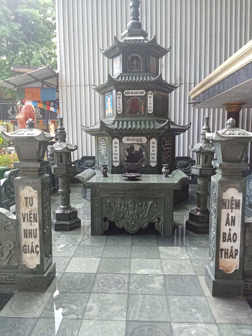 Tháp phật giáo đá xanh rêu nguyên khối, 3 tầng, 180x180x290 cm Tháp phật giáo đá xanh rêu nguyên khối, 3 tầng, thờ hũ tro cốt và xá lợi - ảnh 1