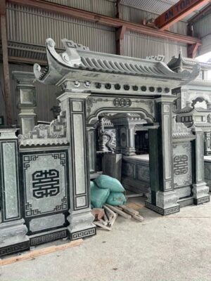 Cổng đá xanh rêu có mái - sản phẩm đá mỹ nghệ Ninh Bình
