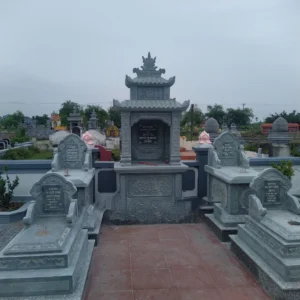Khuôn viên lăng mộ đá xanh rêu chất lượng cao tại Ninh Bình
