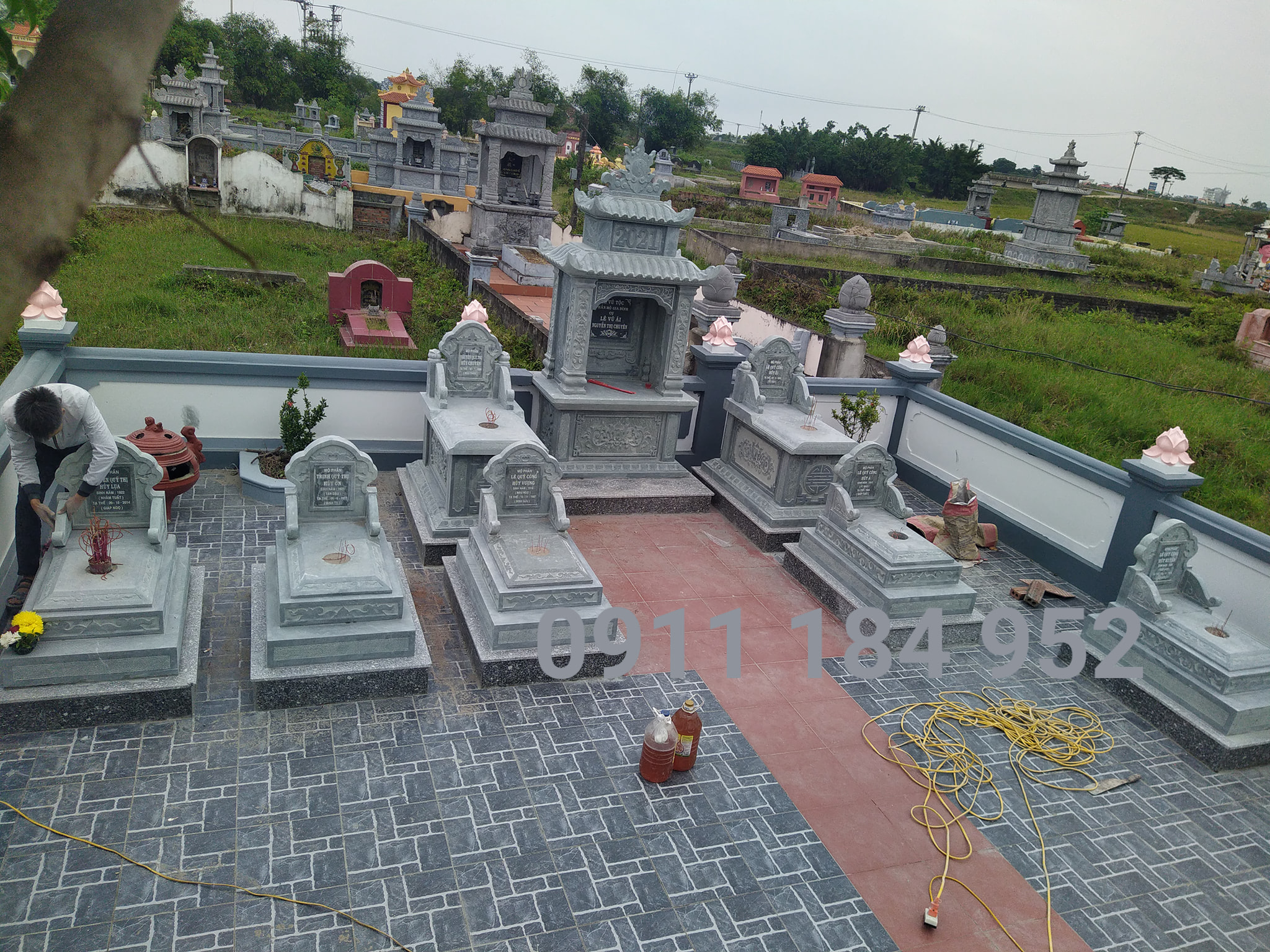 Khuôn Viên Lăng Mộ Đá Xanh Rêu Khuôn viên lăng mộ đá xanh rêu chất lượng cao tại Ninh Bình - mẫu 2