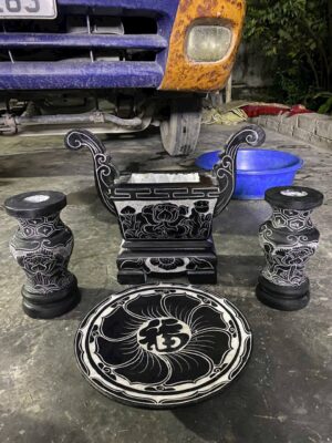 Bát hương đá xanh đen, đồ thờ đá ngoài trời, 20 x 25 x 38 cm Bát hương đá xanh đen cho bộ đồ thờ ngoài trời, chạm hoa văn tinh sảo