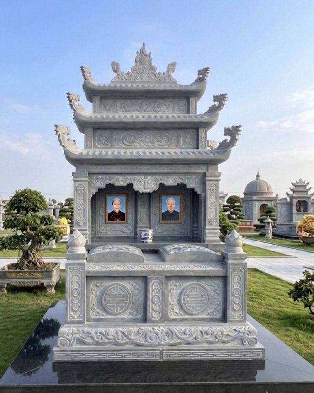 Mộ đôi đá xanh đen nguyên khối, 3 tầng mái cao, kích thước 175 x 197 x 345 cm Mộ đôi đá xanh đen nguyên khối, dáng bề thế 3 tầng mái cao, kích thước 175x197x345 cm - ảnh 1