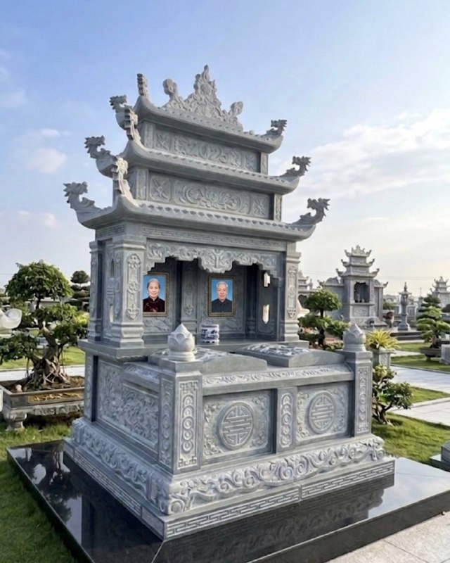 Mộ đôi đá xanh đen nguyên khối, 3 tầng mái cao, kích thước 175 x 197 x 345 cm Mộ đôi đá xanh đen nguyên khối, dáng bề thế 3 tầng mái cao, kích thước 175x197x345 cm - ảnh 2